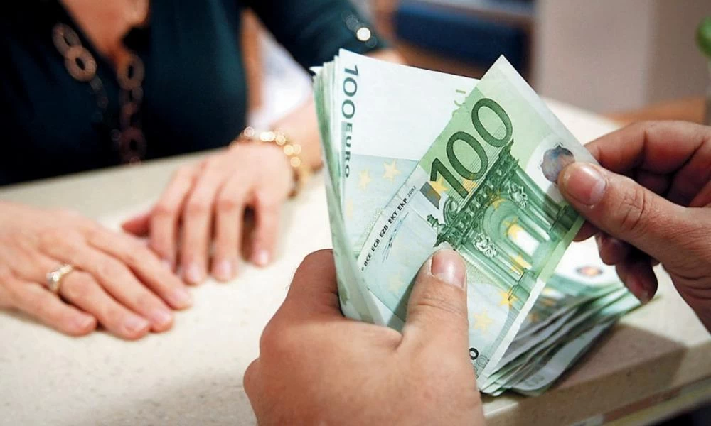 Συντάξεις χηρείας: Πιθανή η αναδρομική περικοπή - Πως θα την αποφύγουν οι δικαιούχοι